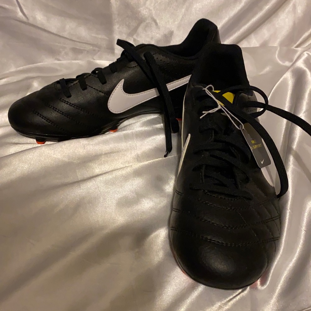 New Nike cleats - Picture 3 of 9